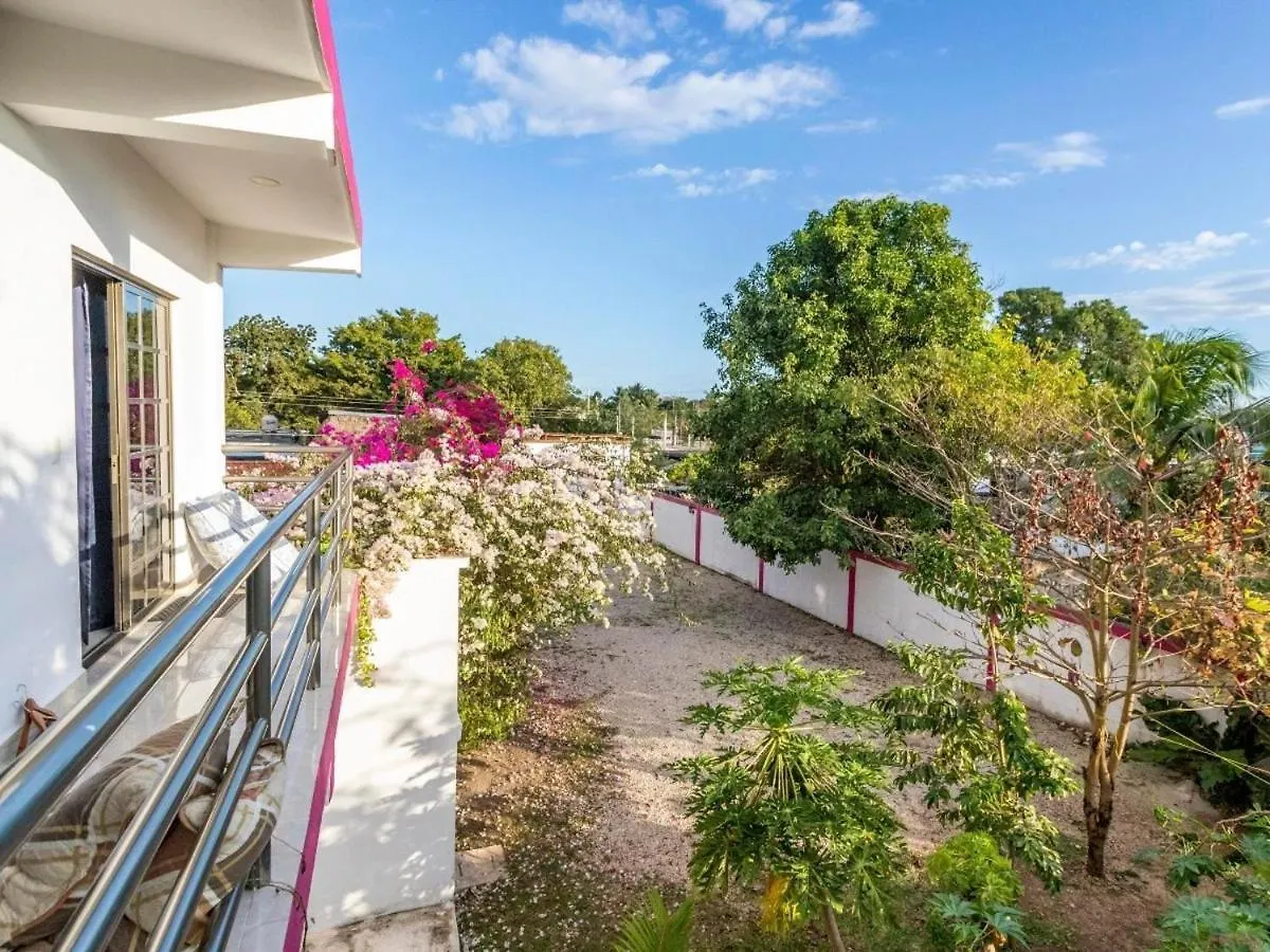 Hostpal Hotel Bugambilias Bacalar